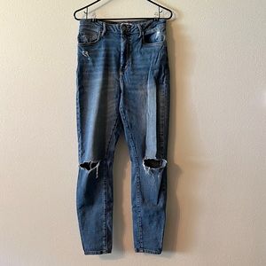 Women’s skinny jeans. Distress/torn. Size 39